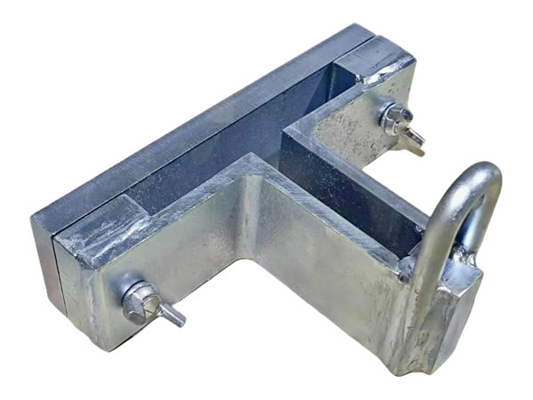 Device for lifting elevator guides