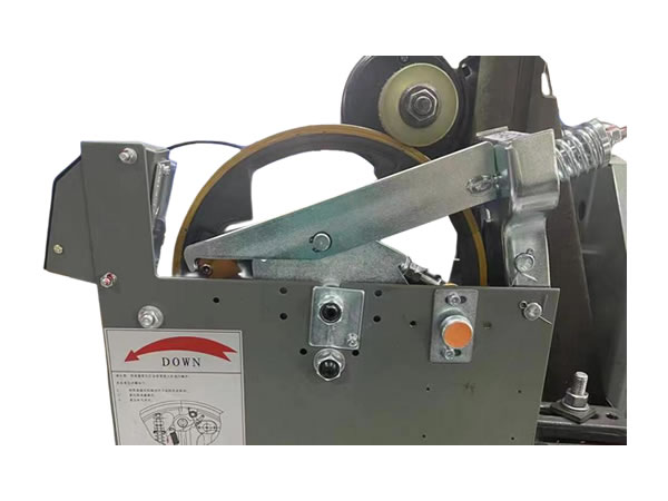 Speed ​​limiter 0.75 m/s for false elevator cabin