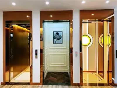 Elevator Middle door